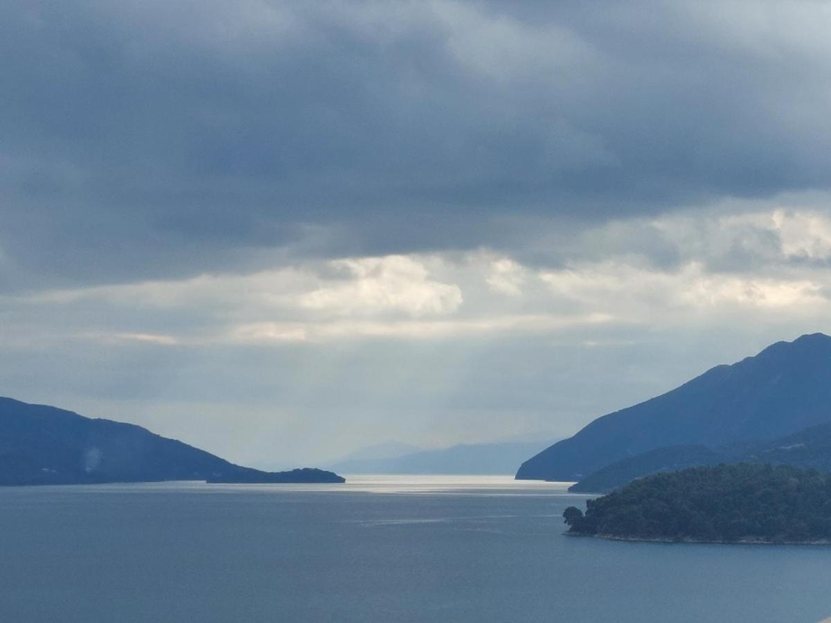 Lefkada Unique Sea View Apartment Nidhrion Exteriör bild